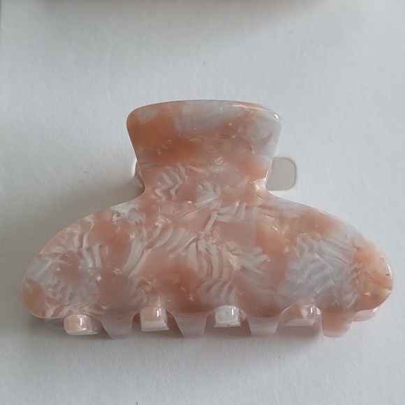 J. Crew Mini Heart Claw Hair Clips Set - Picture 5 of 6